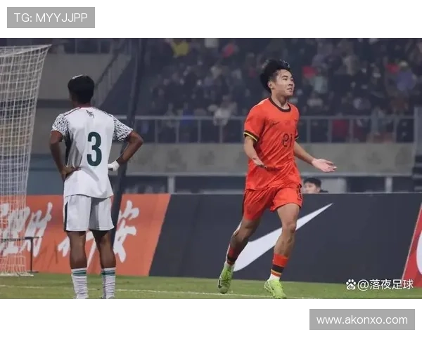 中国足球新星闪耀国际赛场，连场进球助力球队晋级世界大赛