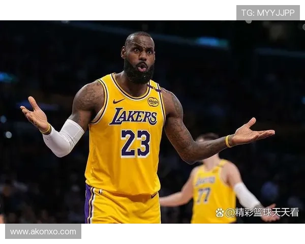 詹姆斯复出领衔湖人迎战勇士，NBA新赛季激战正酣各队备战紧张